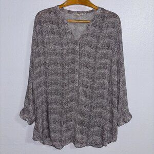 Grand‎ & Greene Rayon Roll Tab Sleeve V-Neck Blouse Gray Black Print 1X